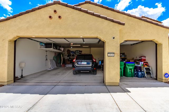 2324 E Dream Catcher Drive, Green Valley, AZ 85614