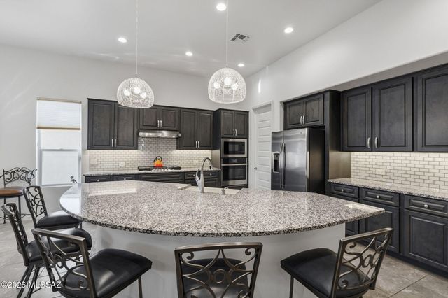 2324 E Dream Catcher Drive, Green Valley, AZ 85614