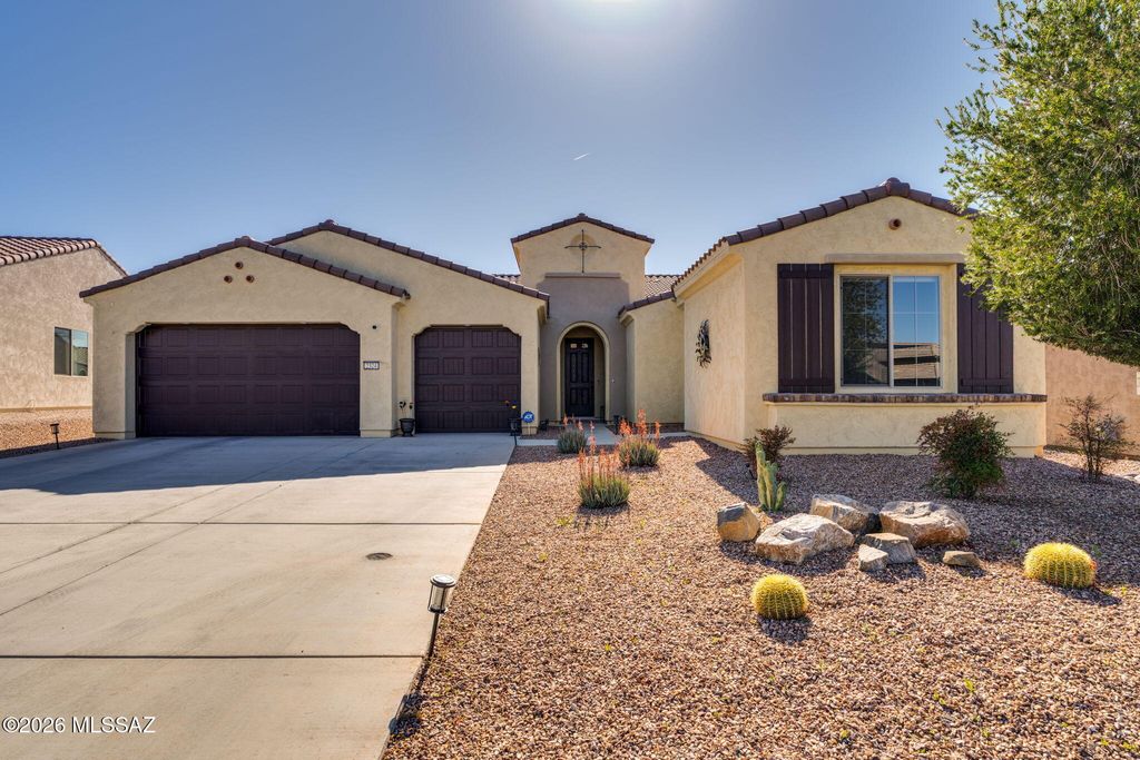 2324 E Dream Catcher Drive, Green Valley, AZ 85614