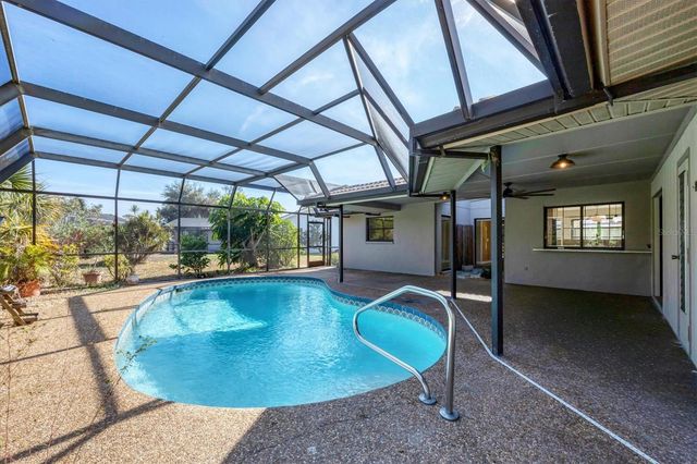 404 FIRETHORN AVENUE, Englewood, FL 34223