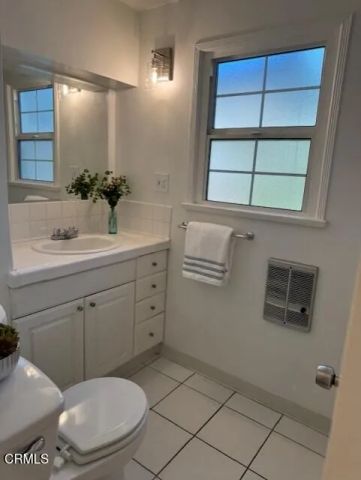 2513 Foothill Boulevard, La Crescenta, CA 91214