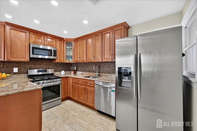 73 Ethel Street, Menlo Park Terrace, NJ 08840