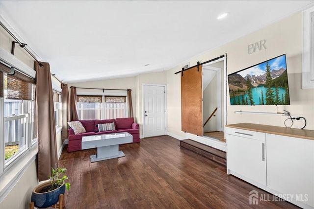 73 Ethel Street, Menlo Park Terrace, NJ 08840