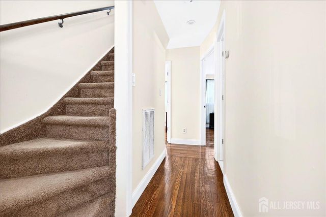 73 Ethel Street, Menlo Park Terrace, NJ 08840