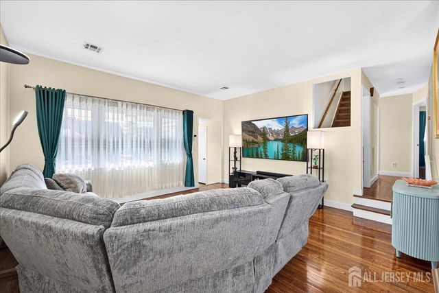 73 Ethel Street, Menlo Park Terrace, NJ 08840