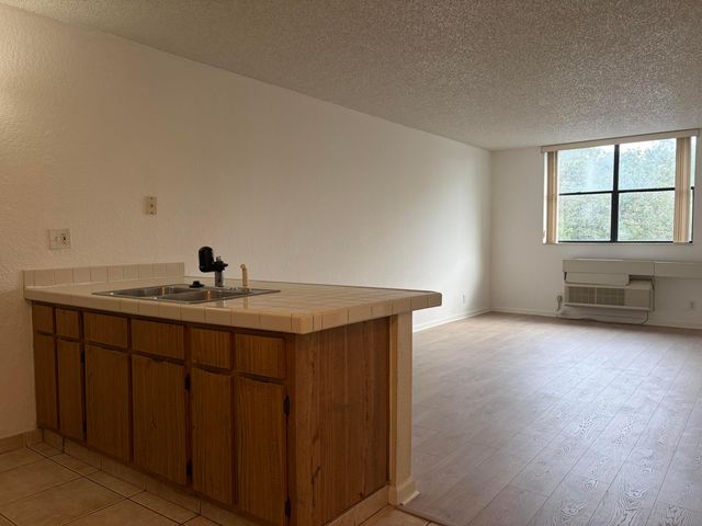 2401 Riverside Drive 217-b, Coral Springs, FL 33065