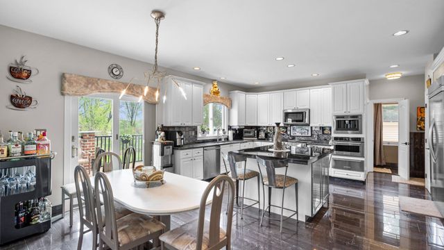 7414 LONGFIELD DR, Kingsville, MD 21087