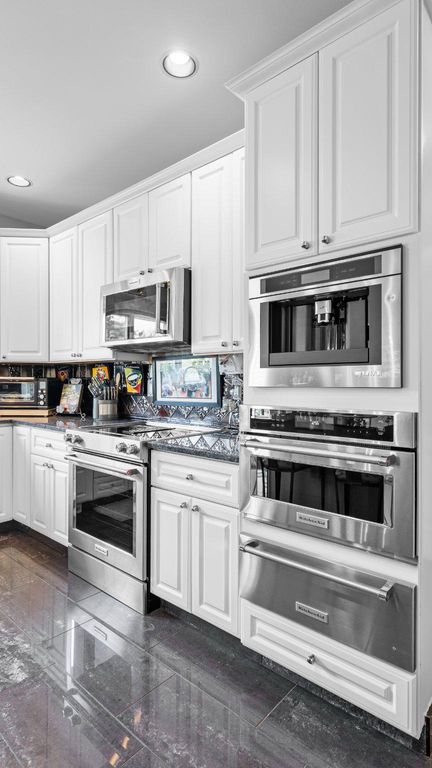 Image 20 of property listing at 7414 LONGFIELD DR, Kingsville, MD 21087