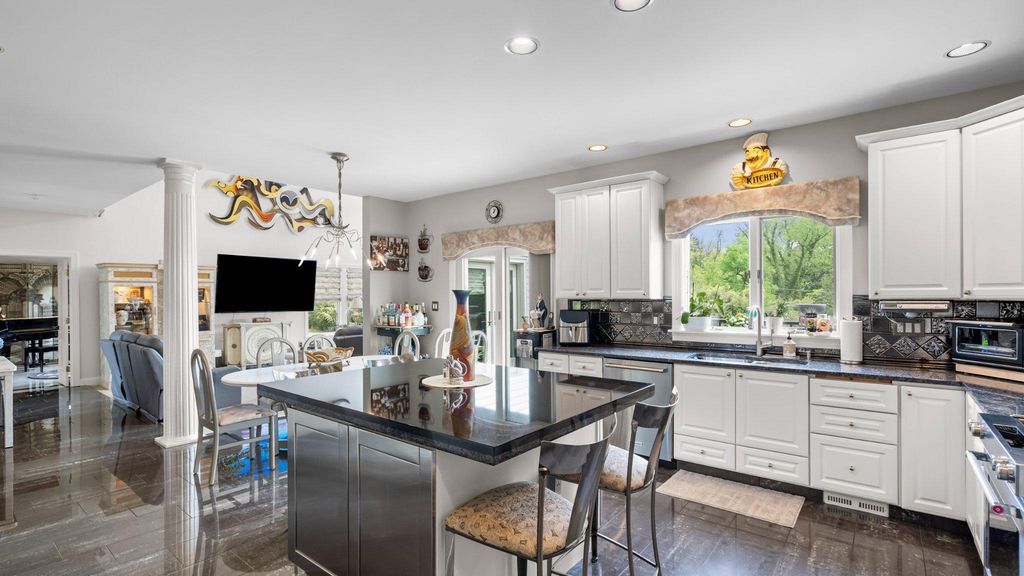 Image 22 of property listing at 7414 LONGFIELD DR, Kingsville, MD 21087