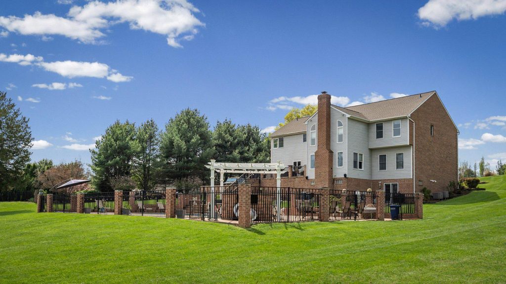 Image 60 of property listing at 7414 LONGFIELD DR, Kingsville, MD 21087