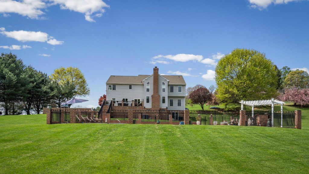 Image 63 of property listing at 7414 LONGFIELD DR, Kingsville, MD 21087
