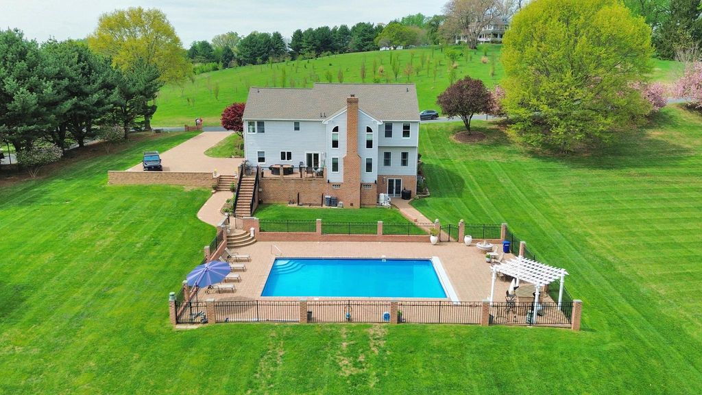 Image 67 of property listing at 7414 LONGFIELD DR, Kingsville, MD 21087