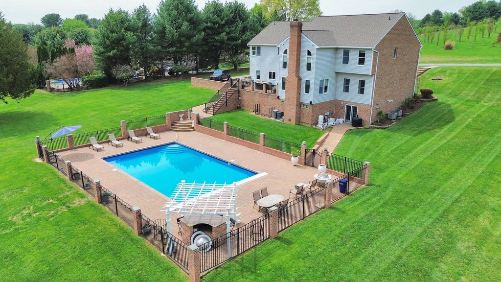 Image 69 of property listing at 7414 LONGFIELD DR, Kingsville, MD 21087
