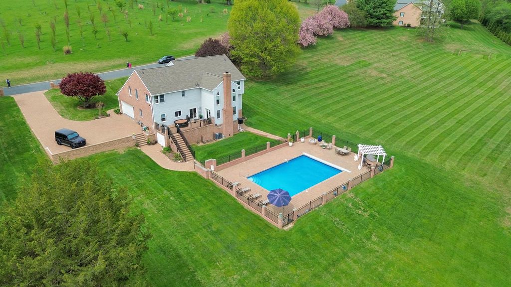 Image 76 of property listing at 7414 LONGFIELD DR, Kingsville, MD 21087