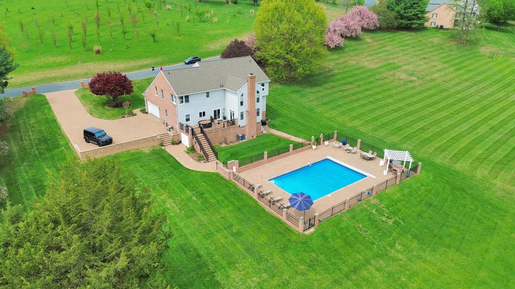 Image 77 of property listing at 7414 LONGFIELD DR, Kingsville, MD 21087