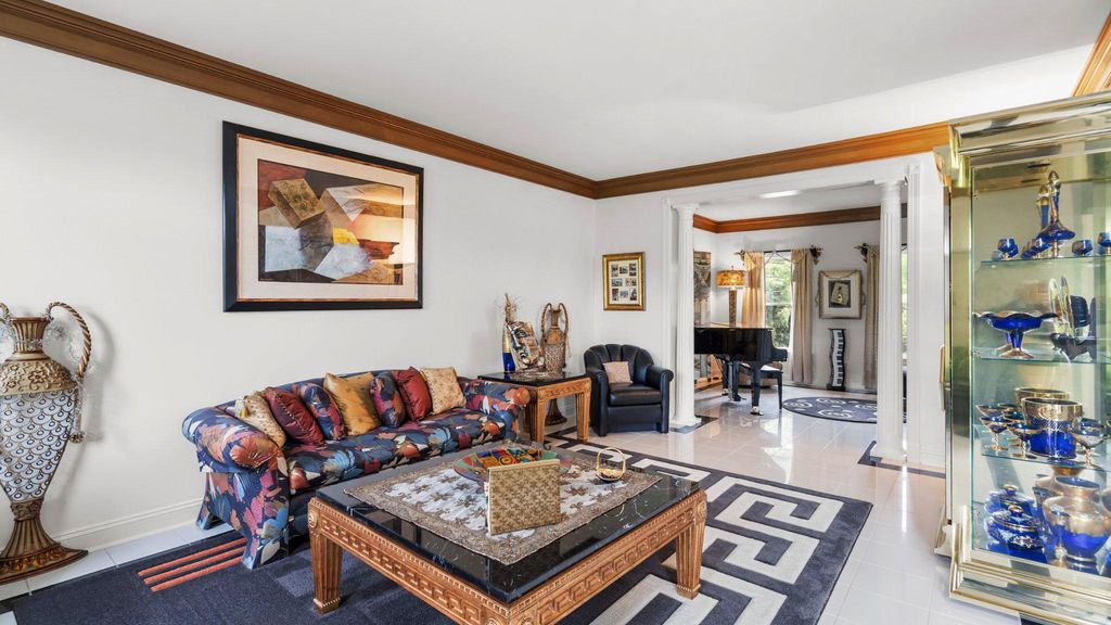 Image 9 of property listing at 7414 LONGFIELD DR, Kingsville, MD 21087