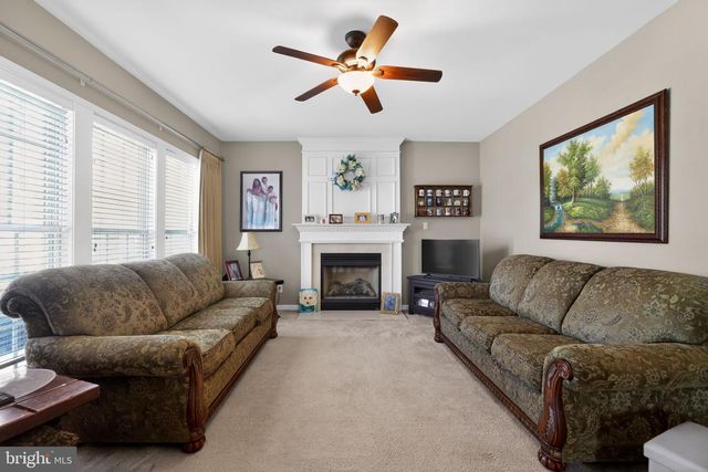 10 CROFT DR, Fountainville, PA 18923