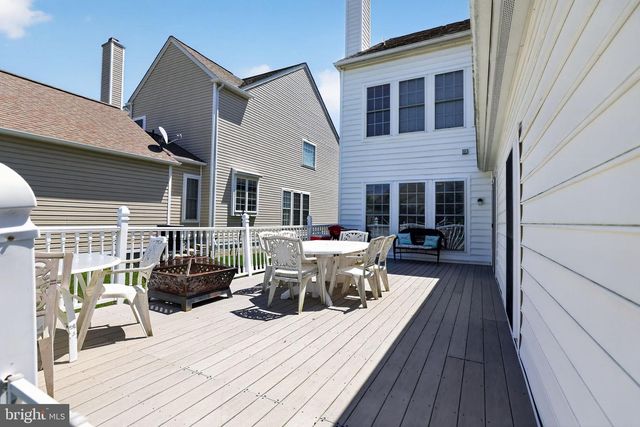 10 CROFT DR, Fountainville, PA 18923