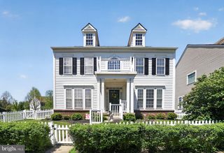 10 CROFT DR, Fountainville, PA 18923