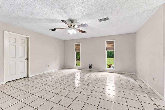 35384 Curtis Dr, Denham Springs, LA 70706