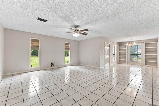 35384 Curtis Dr, Denham Springs, LA 70706
