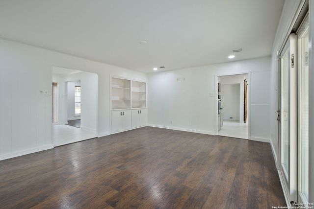 425 Winfield Blvd, San Antonio, TX 78239