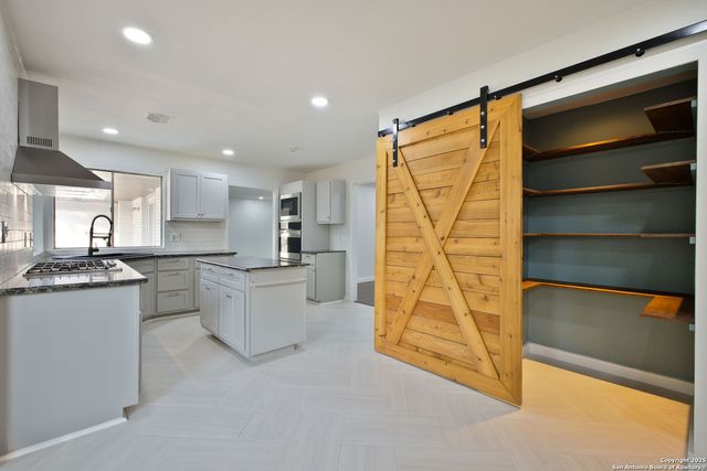 425 Winfield Blvd, San Antonio, TX 78239