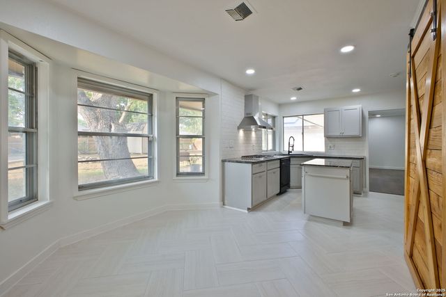 425 Winfield Blvd, San Antonio, TX 78239