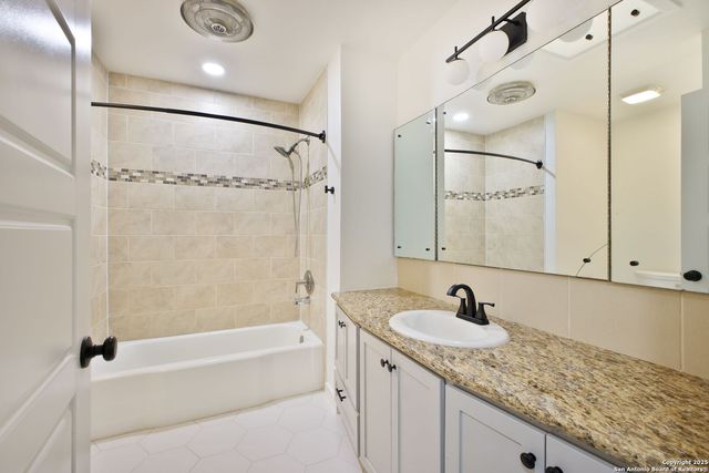 425 Winfield Blvd, San Antonio, TX 78239