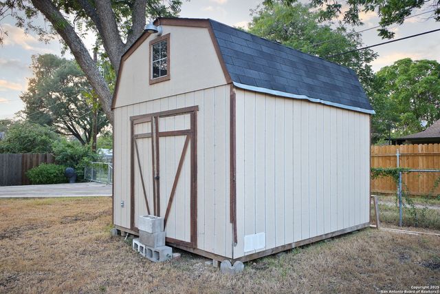 425 Winfield Blvd, San Antonio, TX 78239