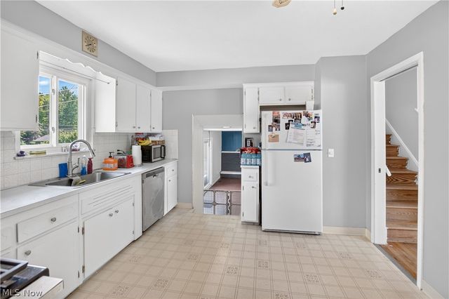 5040 Sandy Hook Drive, Parma, OH 44134