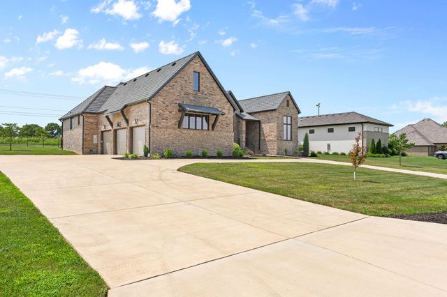 3958 E Dunrobin Drive, Springfield, MO 65809