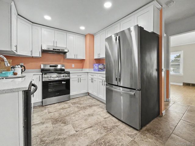 25 Independence Avenue, Middletown, NY 10940