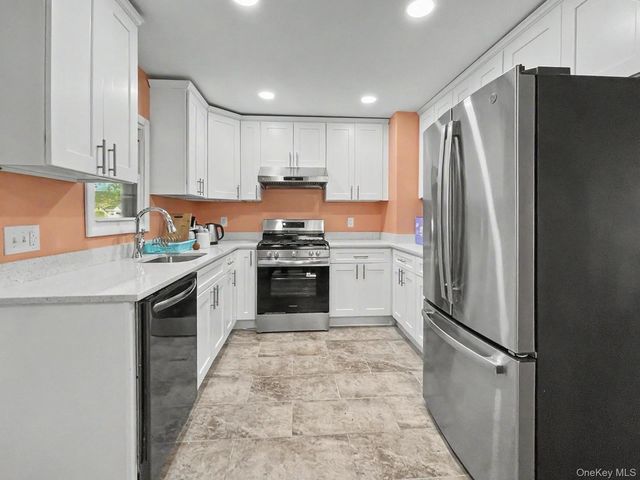 25 Independence Avenue, Middletown, NY 10940