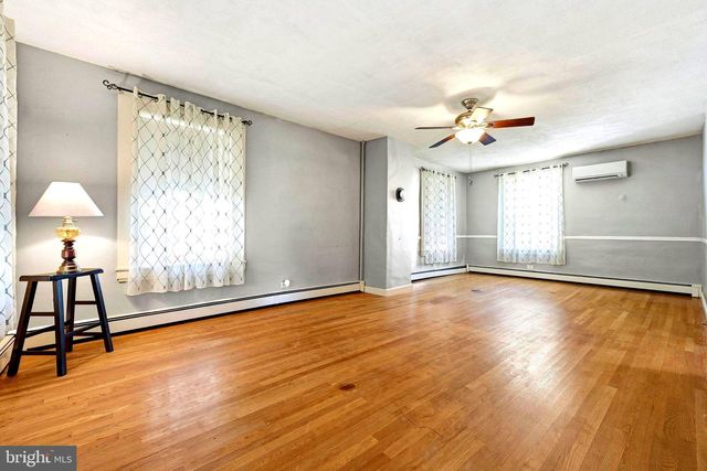 1010 CROSS KEYS RD, Leesport, PA 19533