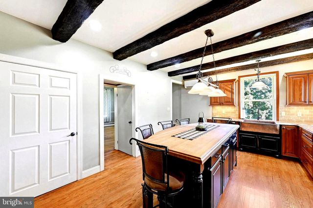 1010 CROSS KEYS RD, Leesport, PA 19533