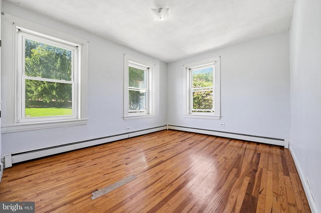 1010 CROSS KEYS RD, Leesport, PA 19533