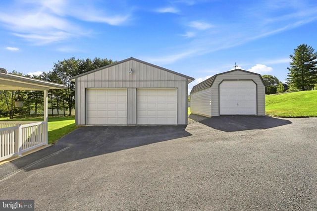 1010 CROSS KEYS RD, Leesport, PA 19533