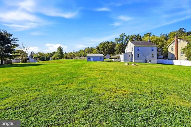 1010 CROSS KEYS RD, Leesport, PA 19533