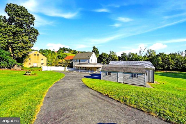 1010 CROSS KEYS RD, Leesport, PA 19533