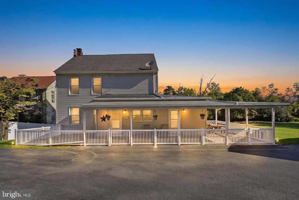 1010 CROSS KEYS RD, Leesport, PA 19533
