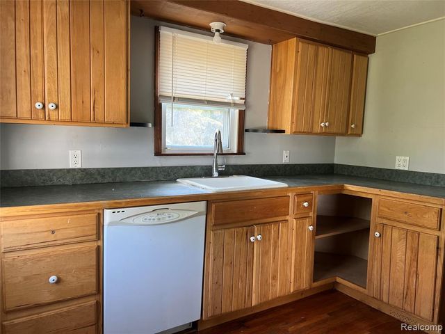 2427 S Vassar Road, Davison, MI 48423