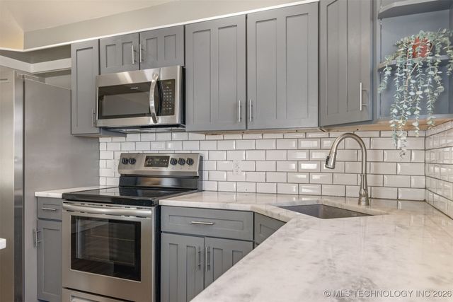 2811 E 3rd Street, Tulsa, OK 74104