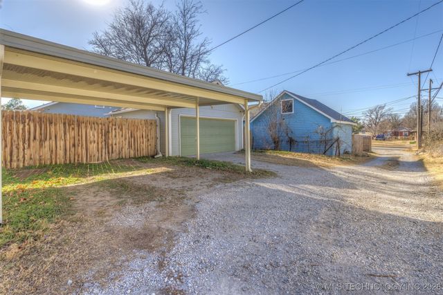2811 E 3rd Street, Tulsa, OK 74104