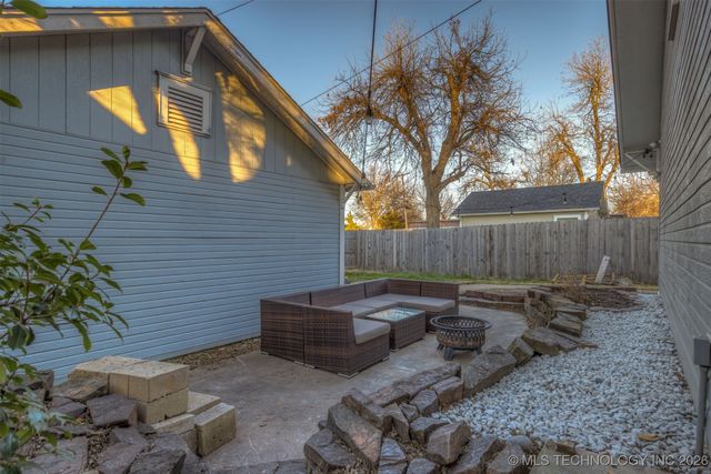 2811 E 3rd Street, Tulsa, OK 74104