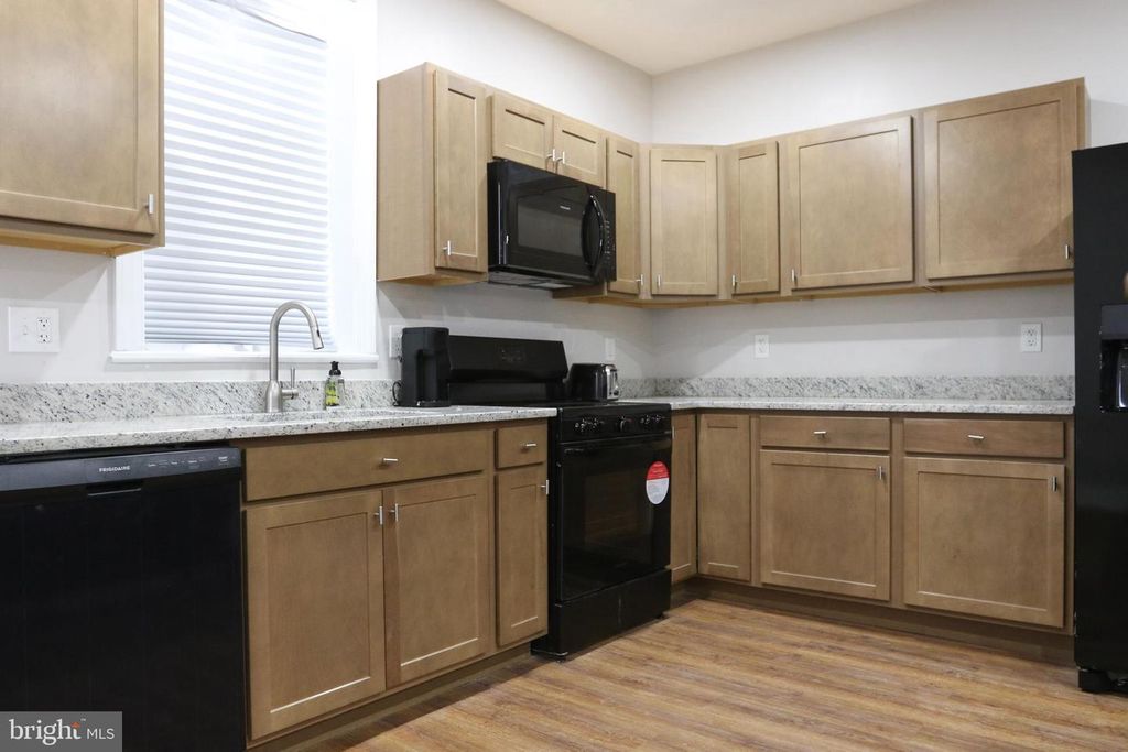 Image 6 of property listing at 3908 PRIMROSE AVE, Baltimore, MD 21215