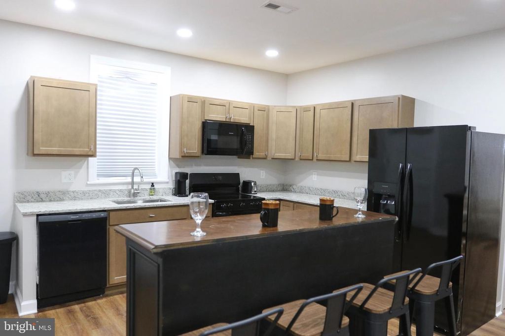 Image 7 of property listing at 3908 PRIMROSE AVE, Baltimore, MD 21215