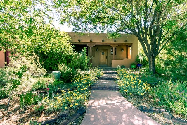 1420 Jefferson Street NE, Albuquerque, NM 87110