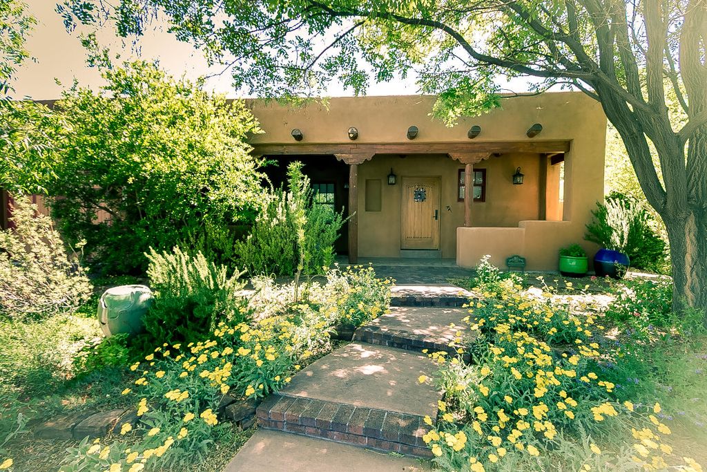 1420 Jefferson Street NE, Albuquerque, NM 87110