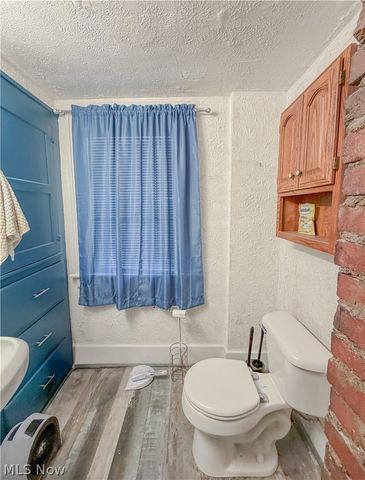 1580 Preston Avenue, Akron, OH 44305